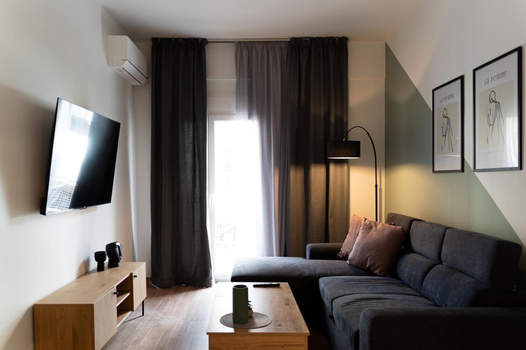 Apartment Nueve / There's No Place Like