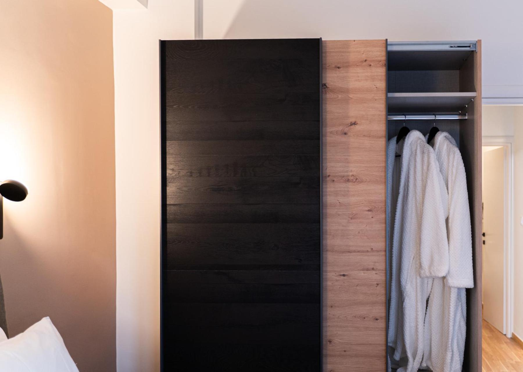Apartment Nueve / There's No Place Like Patras